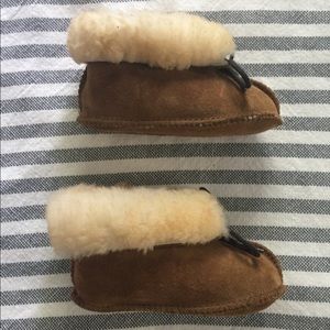 Minnetonka Sheepskin Bootie